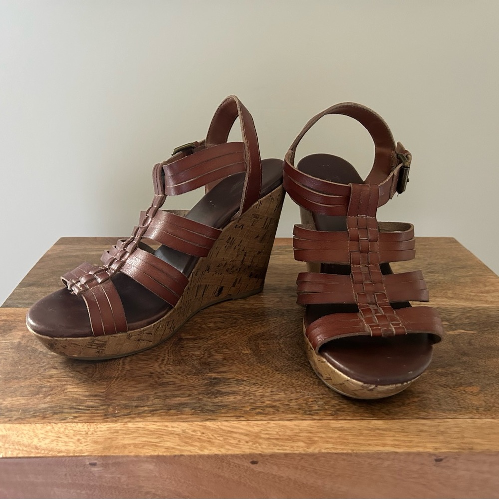Mossimo Supply Co Womens Heel Strap Wedge Sandals Shoes Cognac Brown (Size 8)